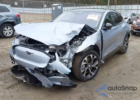 2022 Ford Mustang Mach-E Premium z USA, uszkodzony, nr VIN 3FMTK3RM4NMA57252